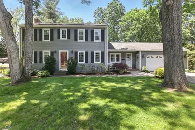 230 Meadowlark Dr