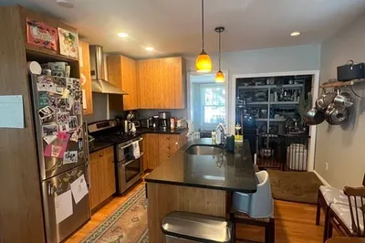 19 Rockview St #2