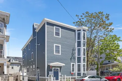 128 Hamilton St #2B