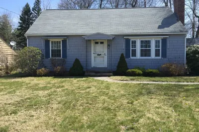 18 Knollwood Dr