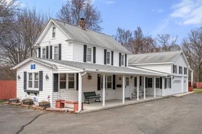 93 Strong Street 1