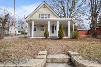 216 Main St 1