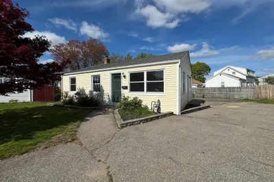 40 Rose Dr 1