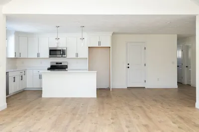 2 Hayley Cir