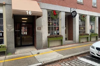 6 Front St #305