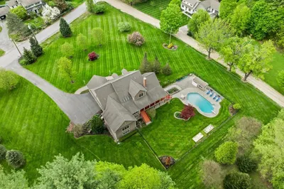 32 Rideout Road