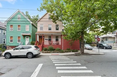20 Jaques St
