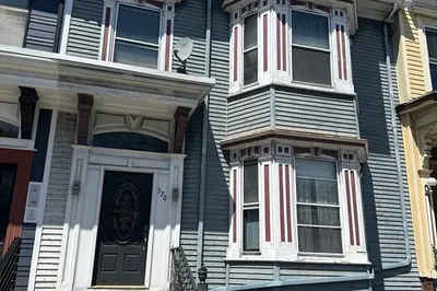 570 E Broadway 1