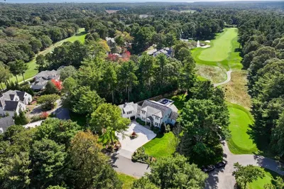 228 Dunrobin Rd #228