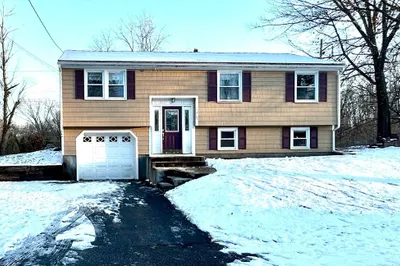 49 Robin Road