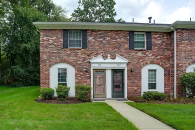 501 Windsor Dr #501 1