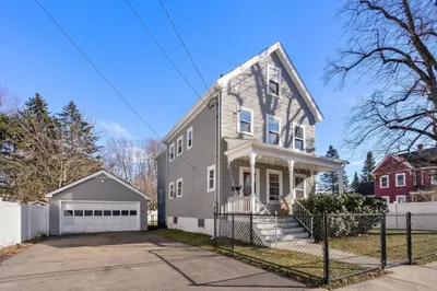 82 Alexander St 1