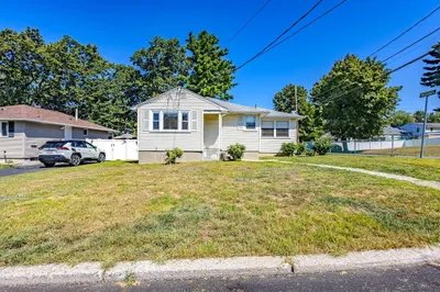 89 Hillcrest Road 1