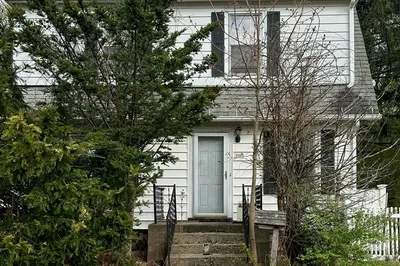 110 Rockland Rd 1