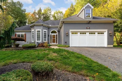 10 Golden Cir 1