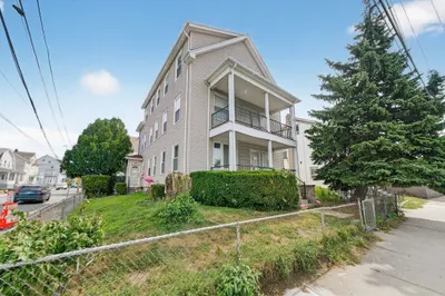 167 Lonsdale Ave 1