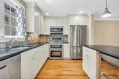 83 Dresser St #83