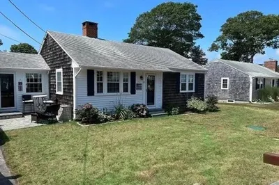 17 Bayberry Rd