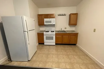 3 Webster St #4