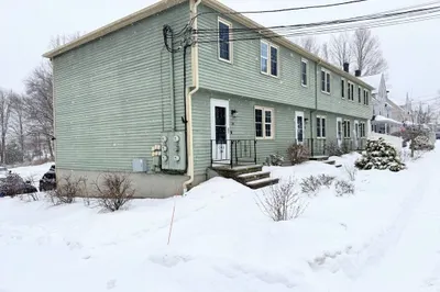 34 Crescent St #34