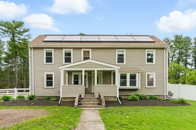 104 Hartford Ave E 1