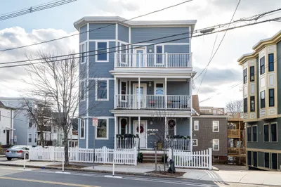 104 Holland St #3