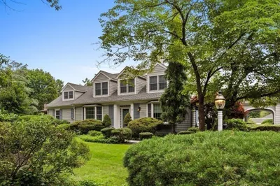 32 Hidden Rd