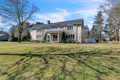 84 Willow Brook Rd 1