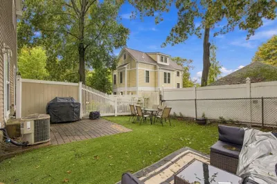 11-13 Rushmore St #11 1