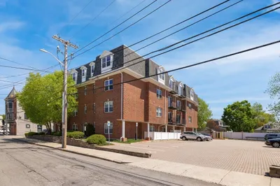179 Park St #304 1