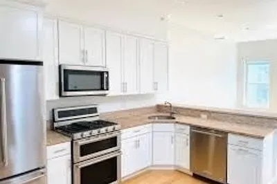 344 Hanover St #3