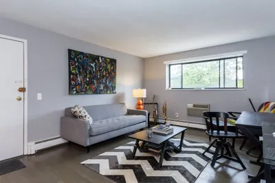 8 Riverside St #1-1
