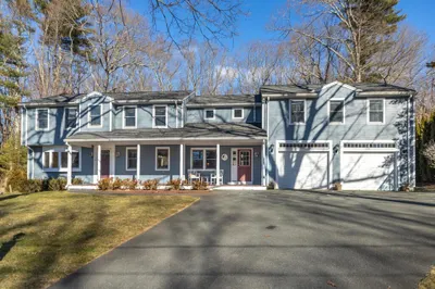 16 Evergreen Way 1