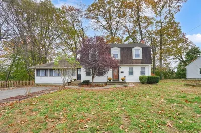 77 Dorwin Dr 1