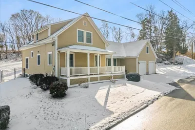 692 Elm St 1