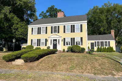 132 Main St