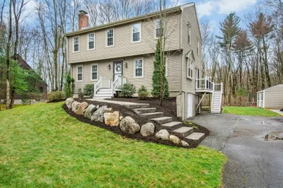 22 Walter Dr