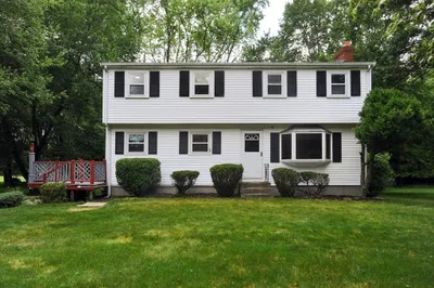604 Crescent St 1