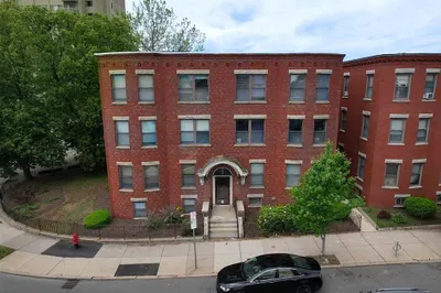 550 Main Street, St #5