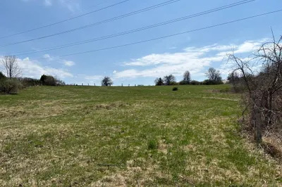 103 Feeding Hills Rd