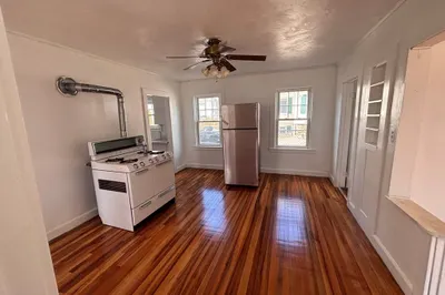 13 Oxford Ave #1 1