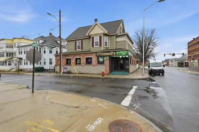 729 Chicopee St 1