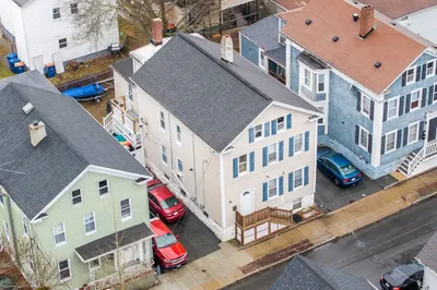 325 Cottage St 1