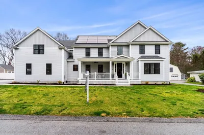 47 Cresthaven Dr 1