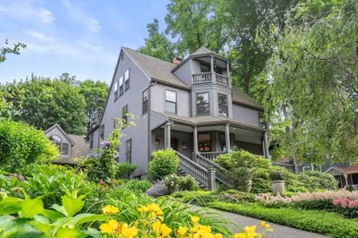 240 Mount Vernon Street 1