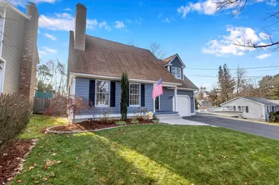 21 Brentwood St