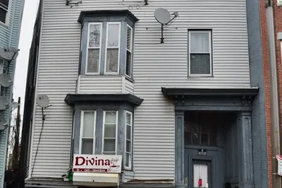387 Meridian St 1
