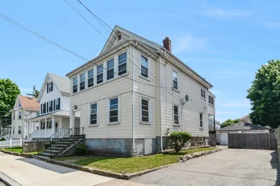 208 Adams St 1