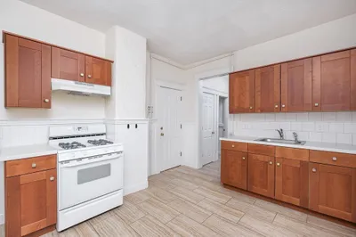 26 Pearl St #4