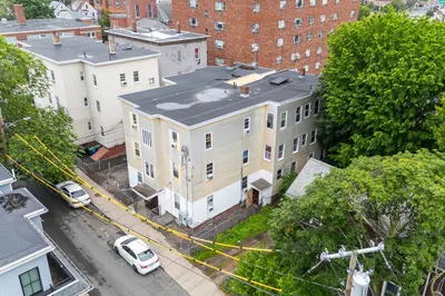 8 Everett St 1